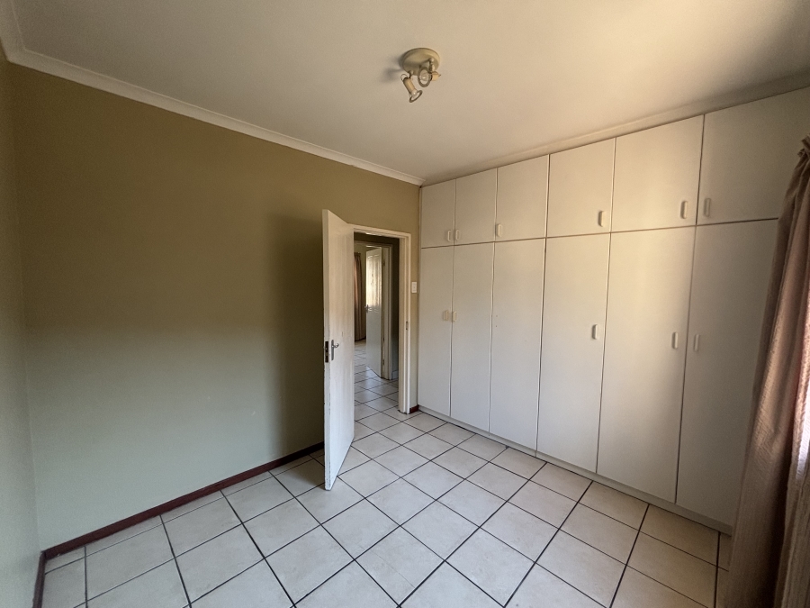 3 Bedroom Property for Sale in Summerstrand Eastern Cape